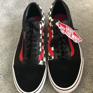 NEW Vans Old School  Black and Red 9M/ 10.5 in W